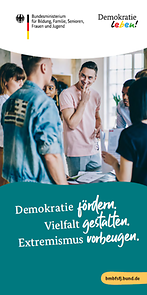 Titelseite des Flyers Demokratie leben