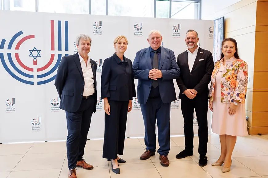 Gruppenfoto mit Karin Prien