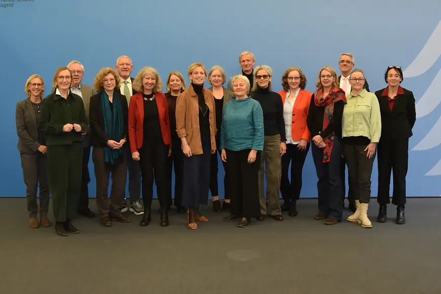 Karin Prien mit den Mitgliedern des Wissenschaftlichen Beirats für Familienfragen
