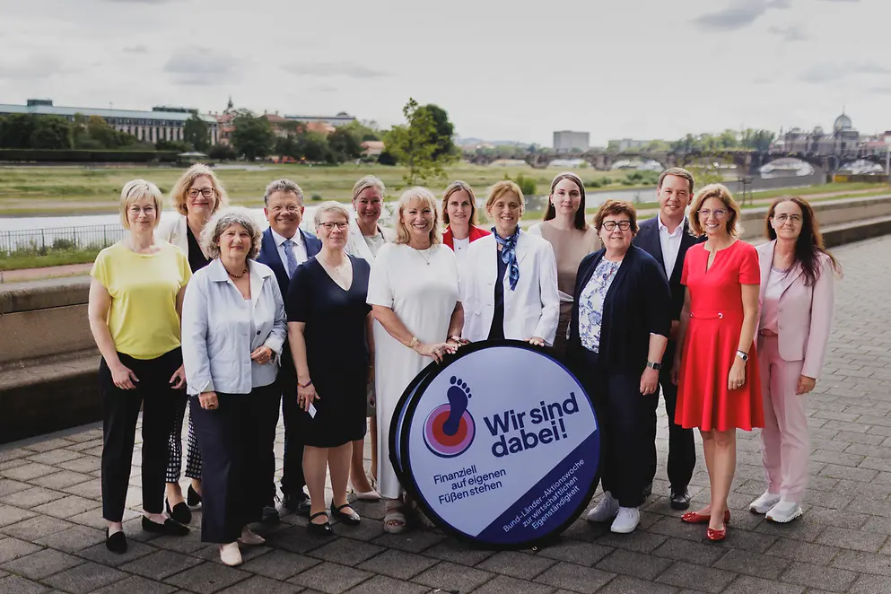 Gruppenbild mit Karin Prien