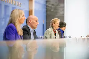 Karin Prien bei der Bundespressekonferenz