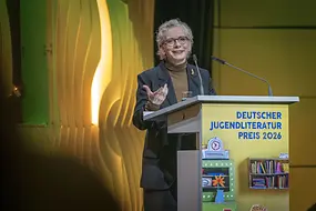 Dr. Petra Bahr hält eine Rede
