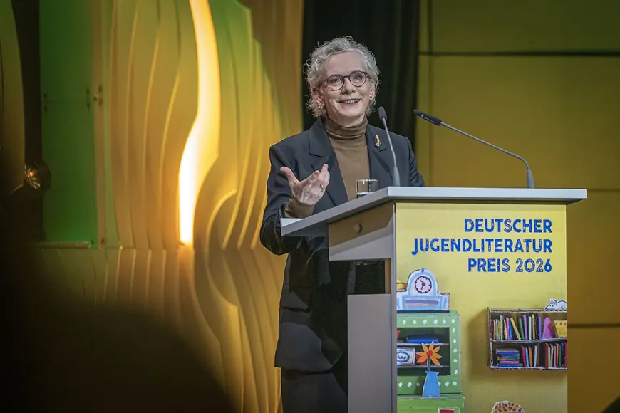 Dr. Petra Bahr hält eine Rede